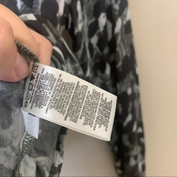 Cloth & Stone Anthropologie Leopard Print Button Tie Front Top size M - Picture 6 of 7